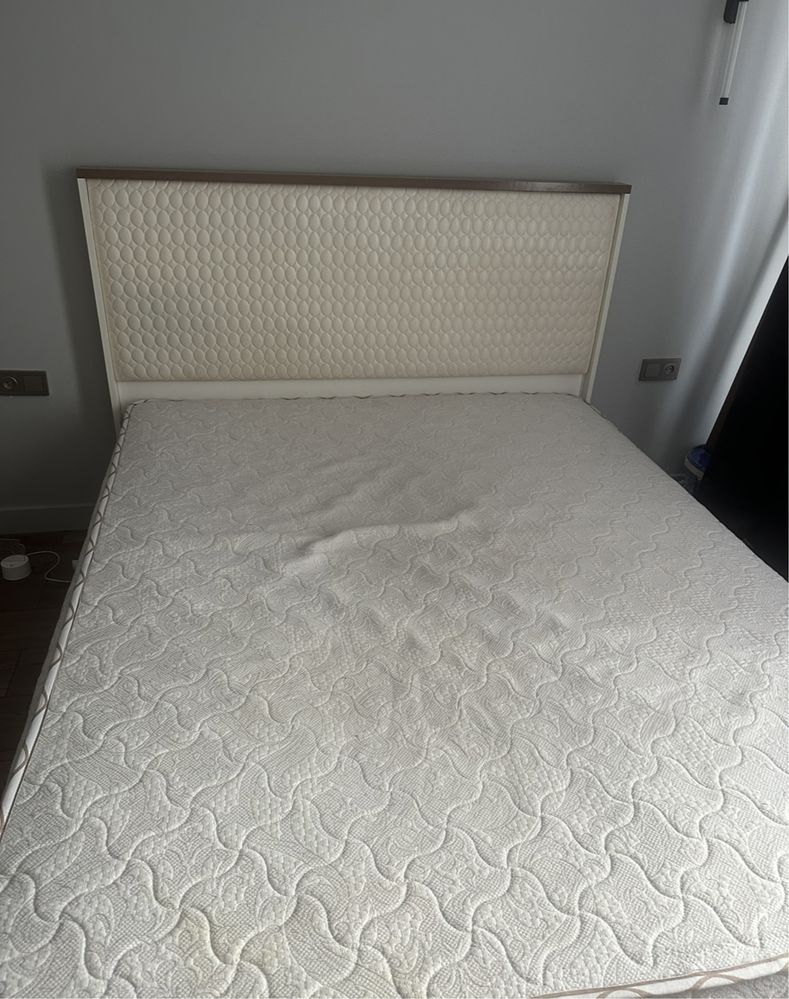 Продам кровать 160*200