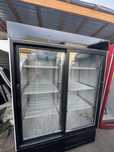 Продам витрины холодильник