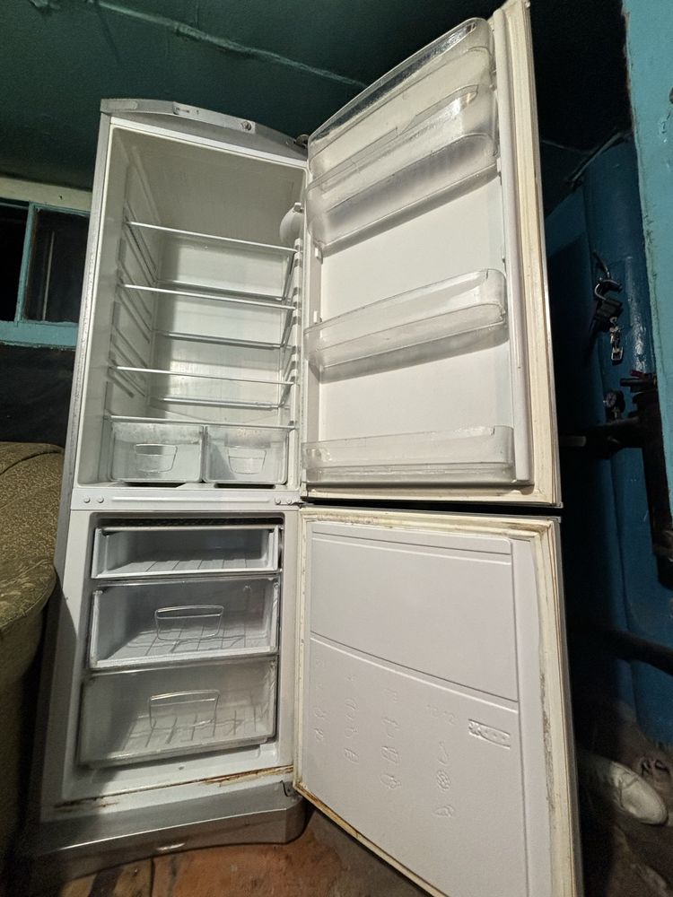 Продам Холодильник срочно