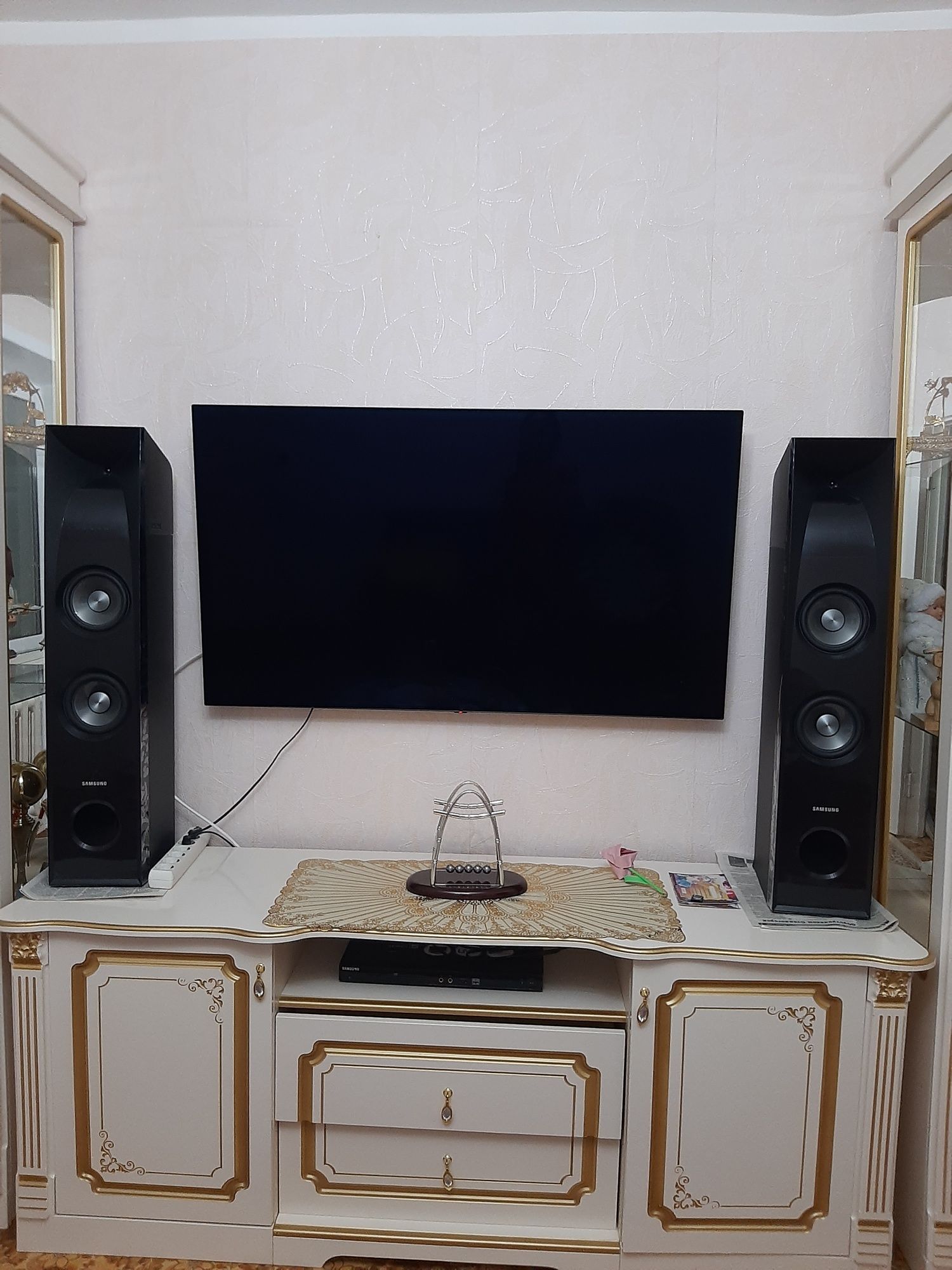 Продам сервант красивая