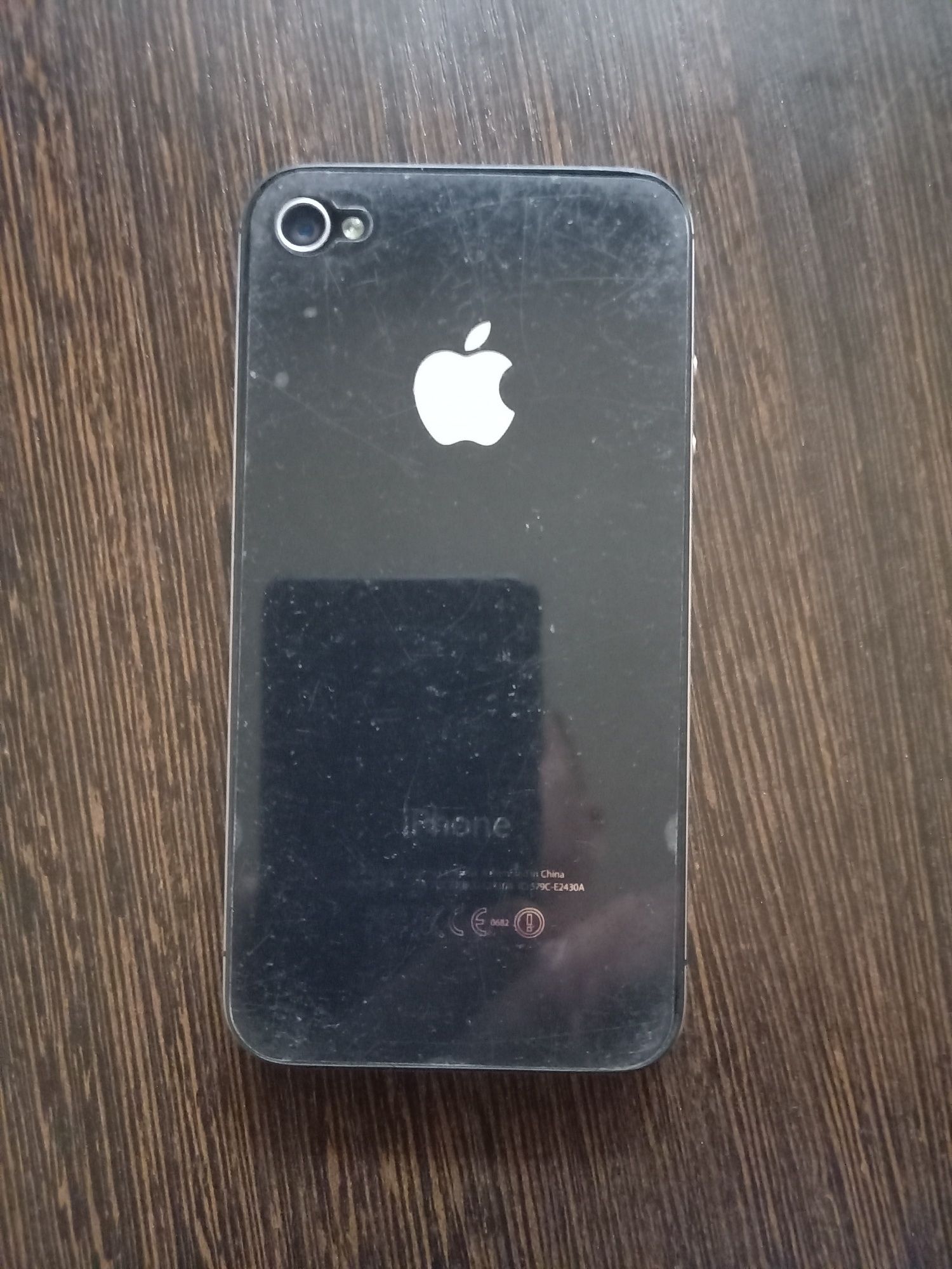 Продам легендарный IPhone 4g