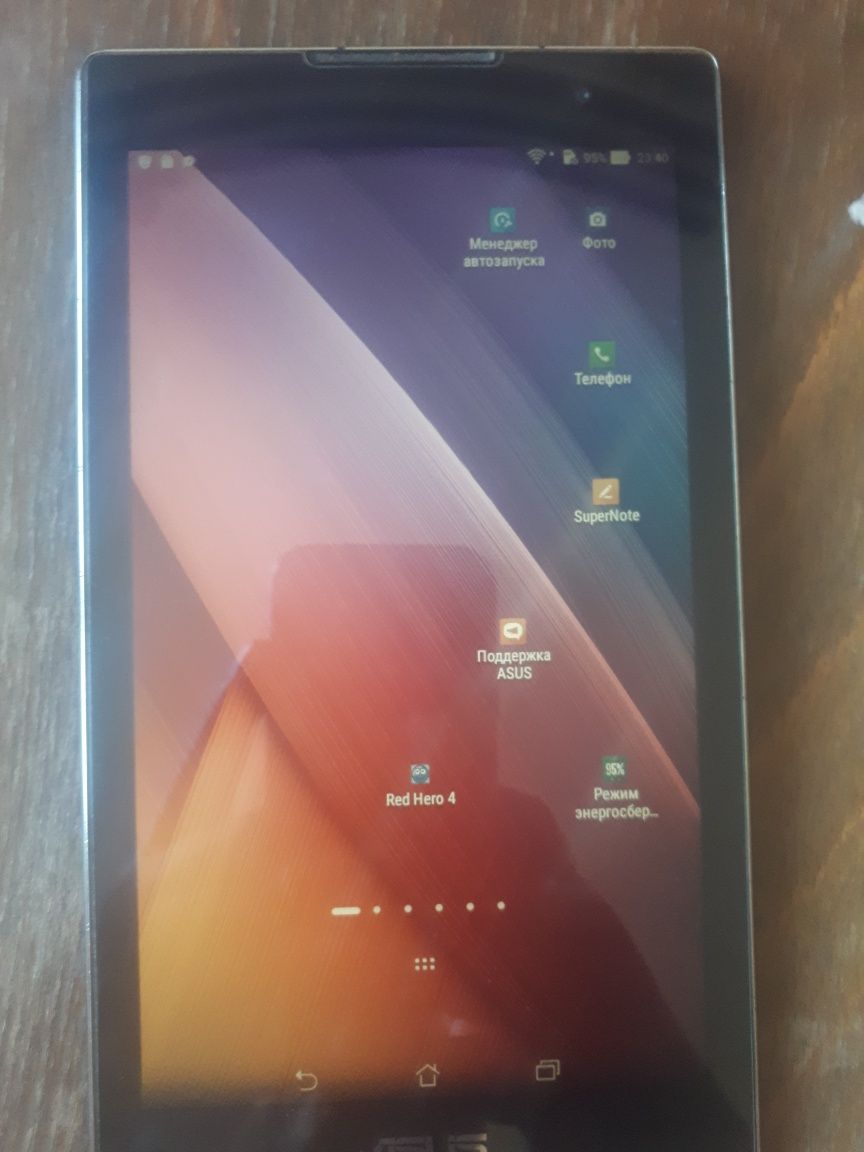 Asus ZenPad C 7.0 наклеено защитное стекло