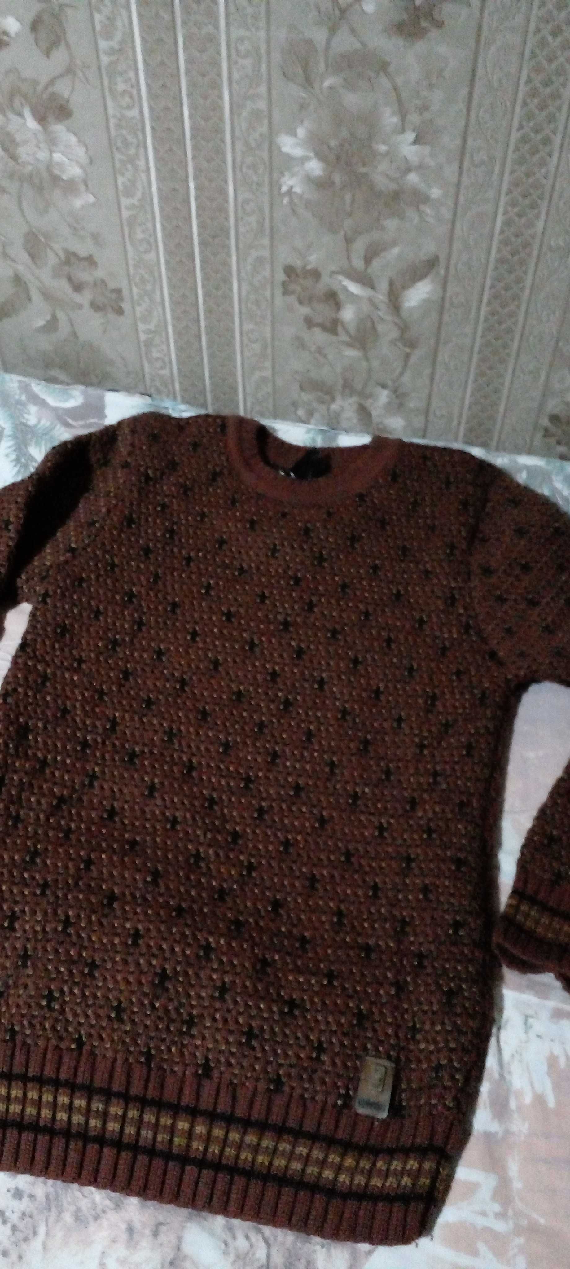 новый свитер , вязаный, шерстяной, Турция, 44 размер