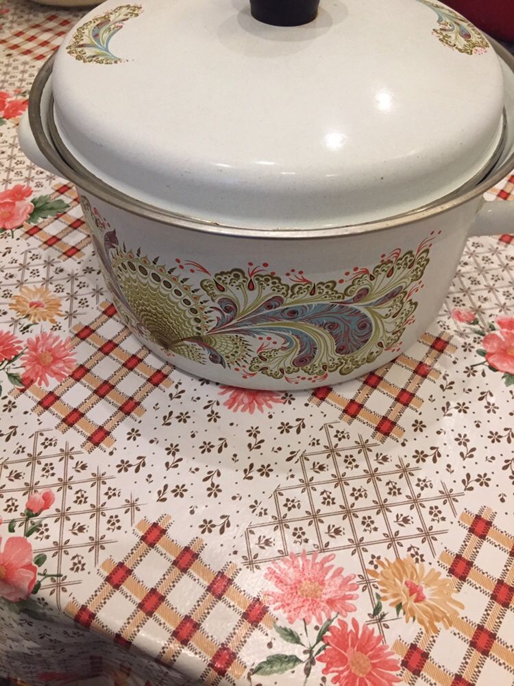 Продаю мою спасительницу, каши варила,супы делала, компоты варила