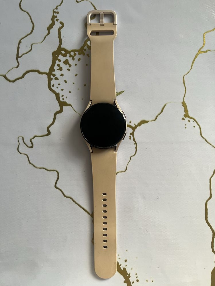 Смарт часы Samsung Galaxy watch 4 40mm розовый