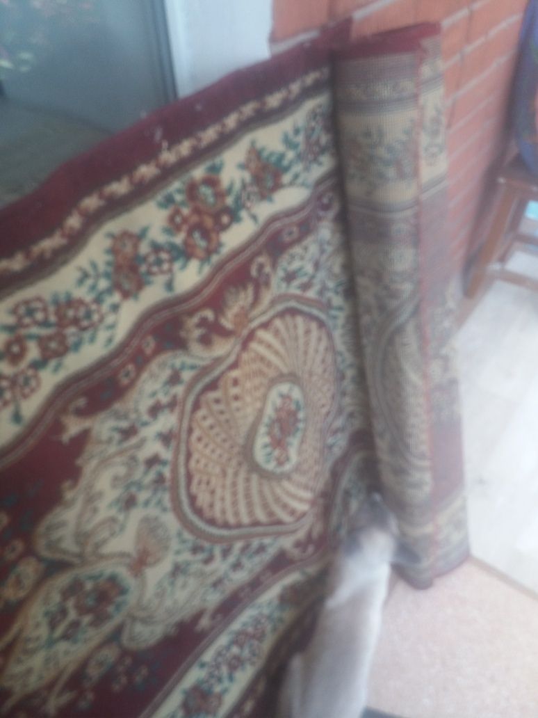 Продам Ковровые дорожки 2 шт. 100×170см в хорошем состоянии.