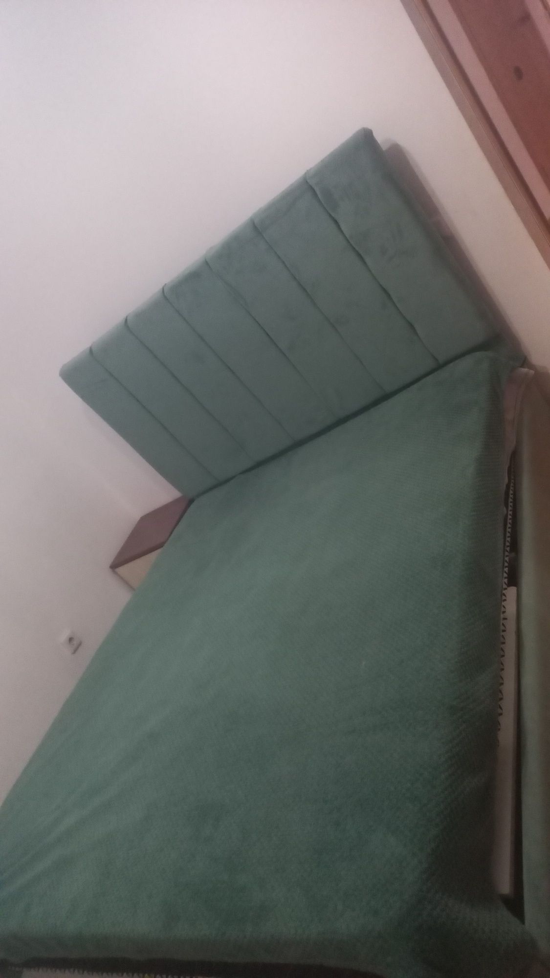 Продам двухспальную кровать