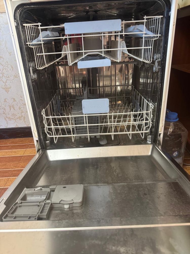 Продам посудомоечную машинку