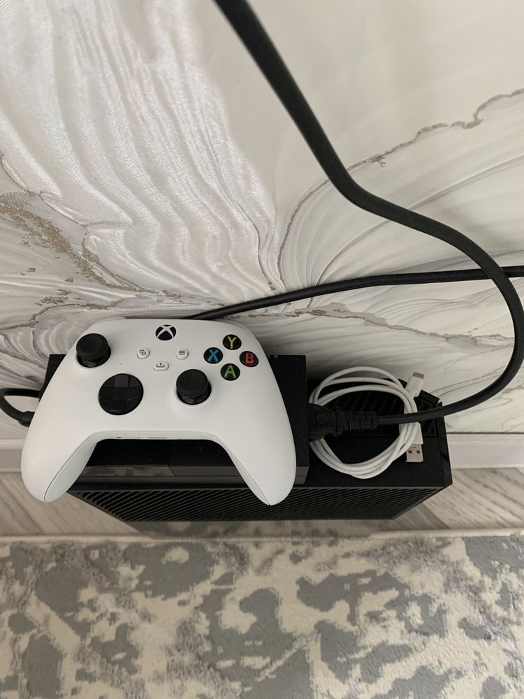 XBOX ONE 500gb джостик XSS