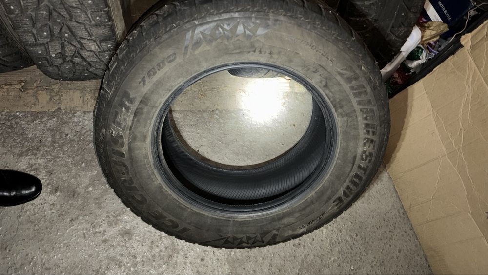 Продам шины размер 265/65 R17