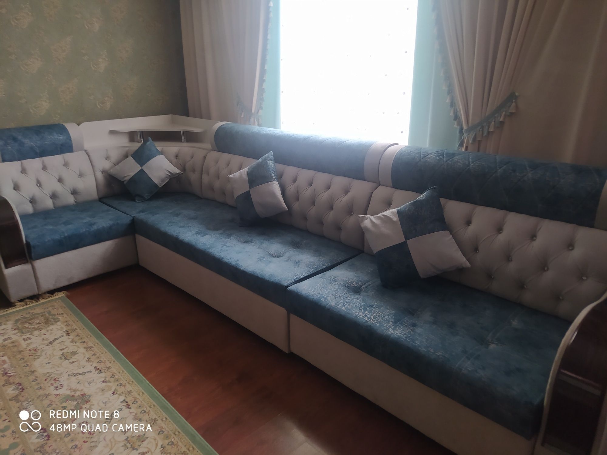 Продам диван с углом длина 4 метра