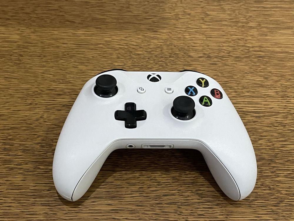 Xbox series s + 2 геймпада
