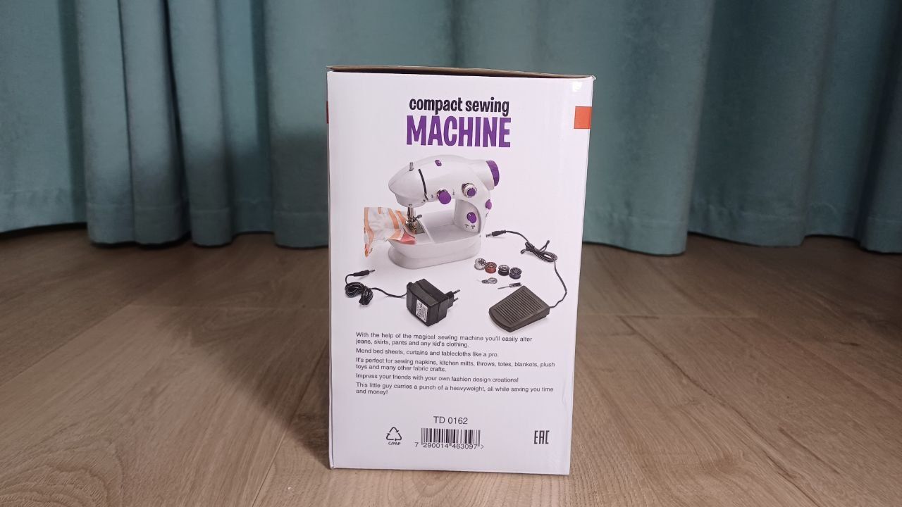 Компактная швейная машинка
