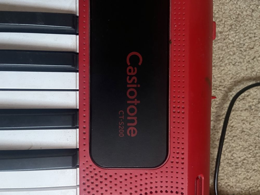 Casio CT-S200 сентизатор почти новый