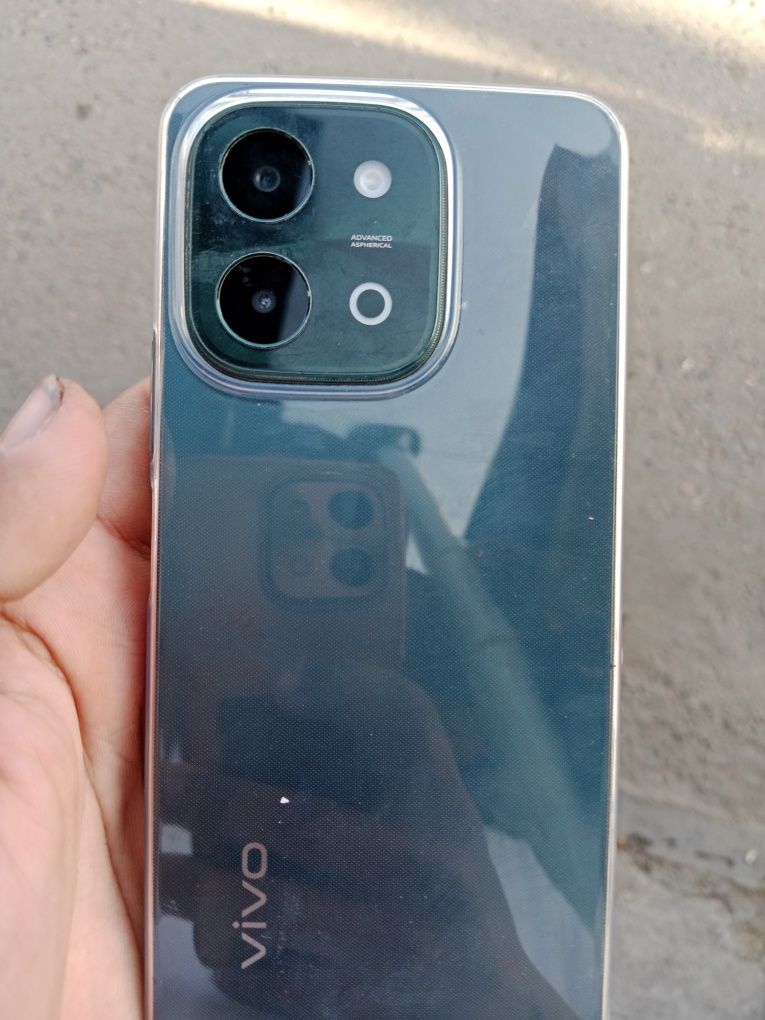 Vivo Y28 128 паметь 8+8 оперативка