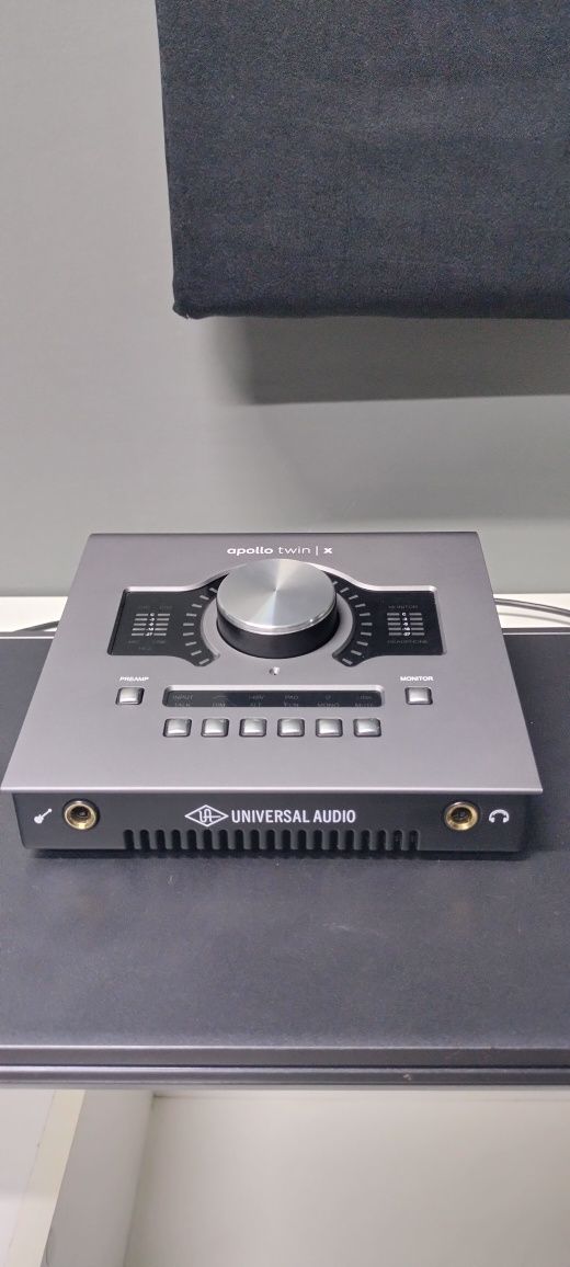 Продам Universal Audio Apollo Twin x