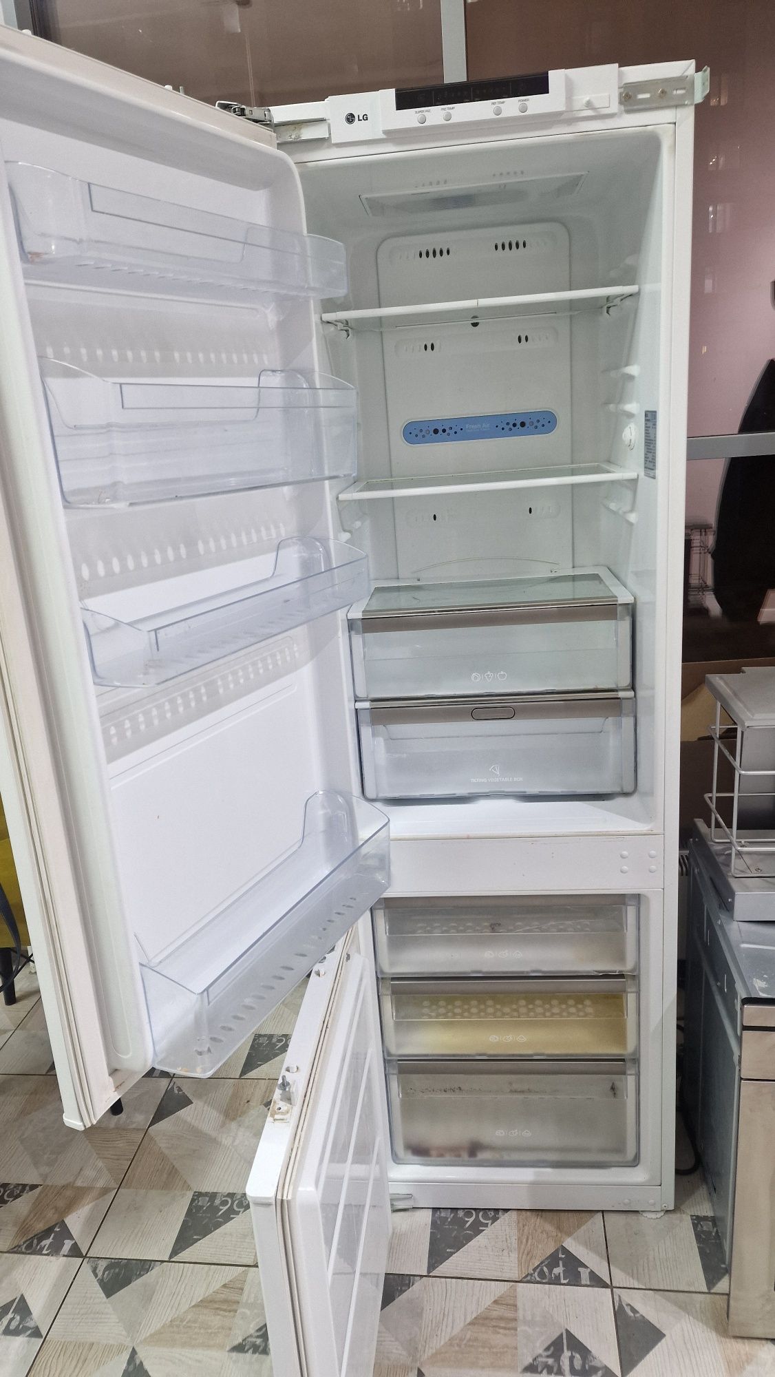 Продам встраиваемый холодельник