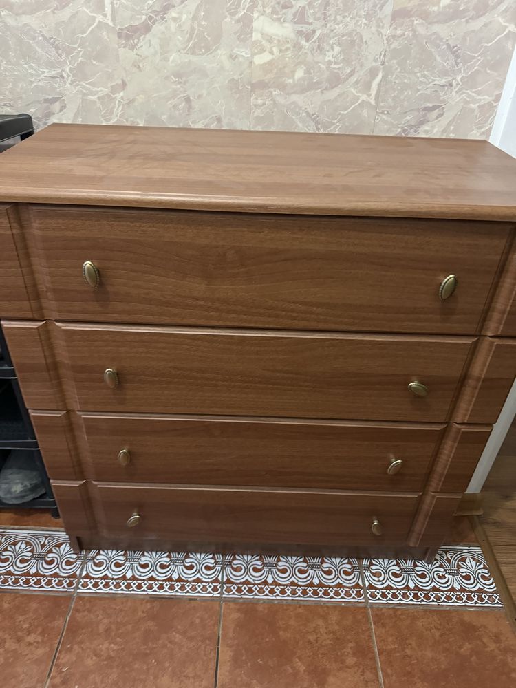 Камод 1 шт,тумба ұзыны 2 шт,тумба 1 шт.Барлығы 12000