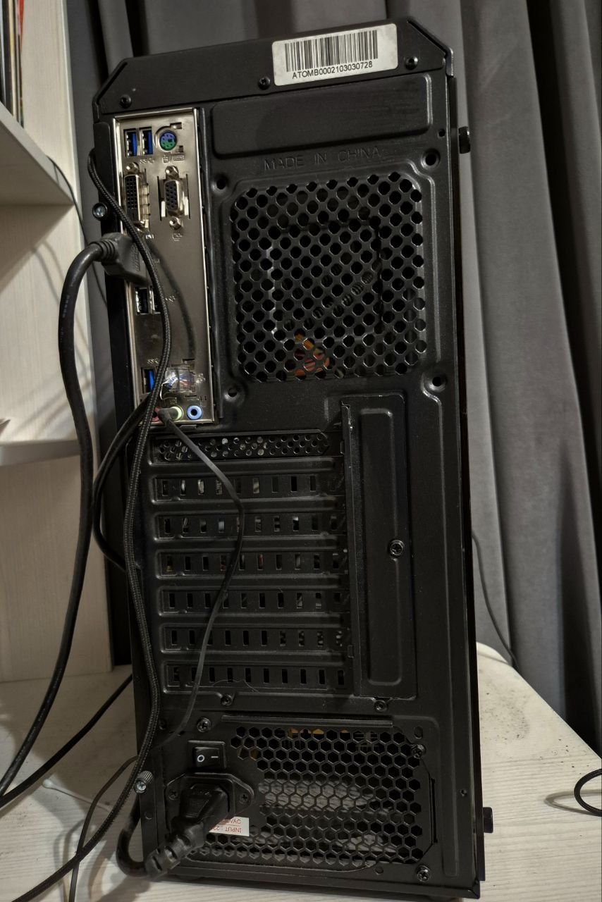 Игровой ПК на Ryzen 7 + монитор + мышь и микрофон