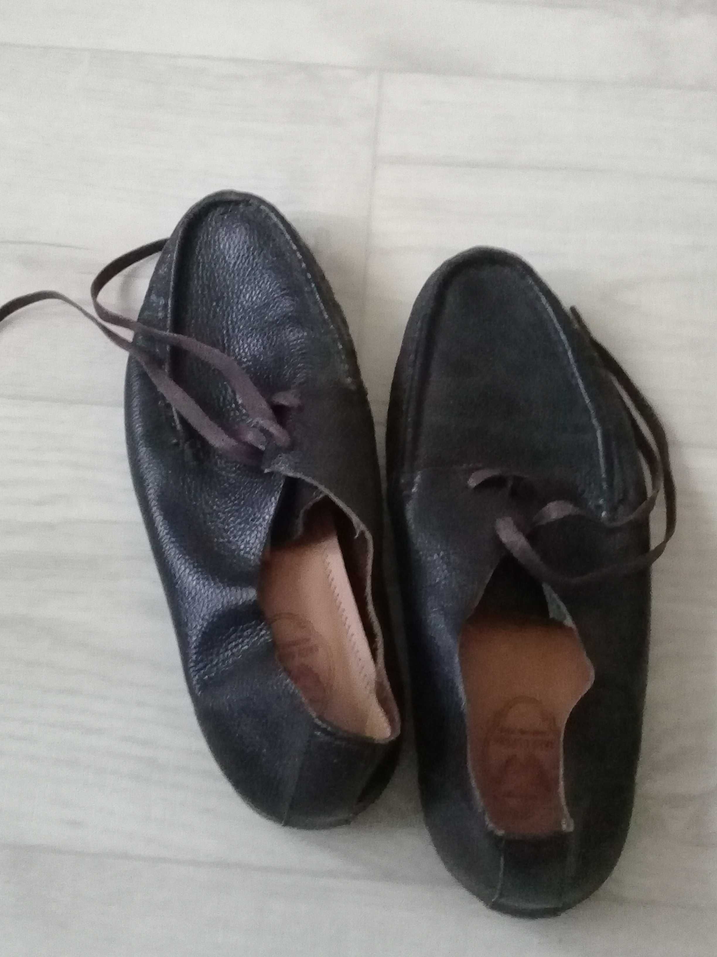 Продам ботинки 43р