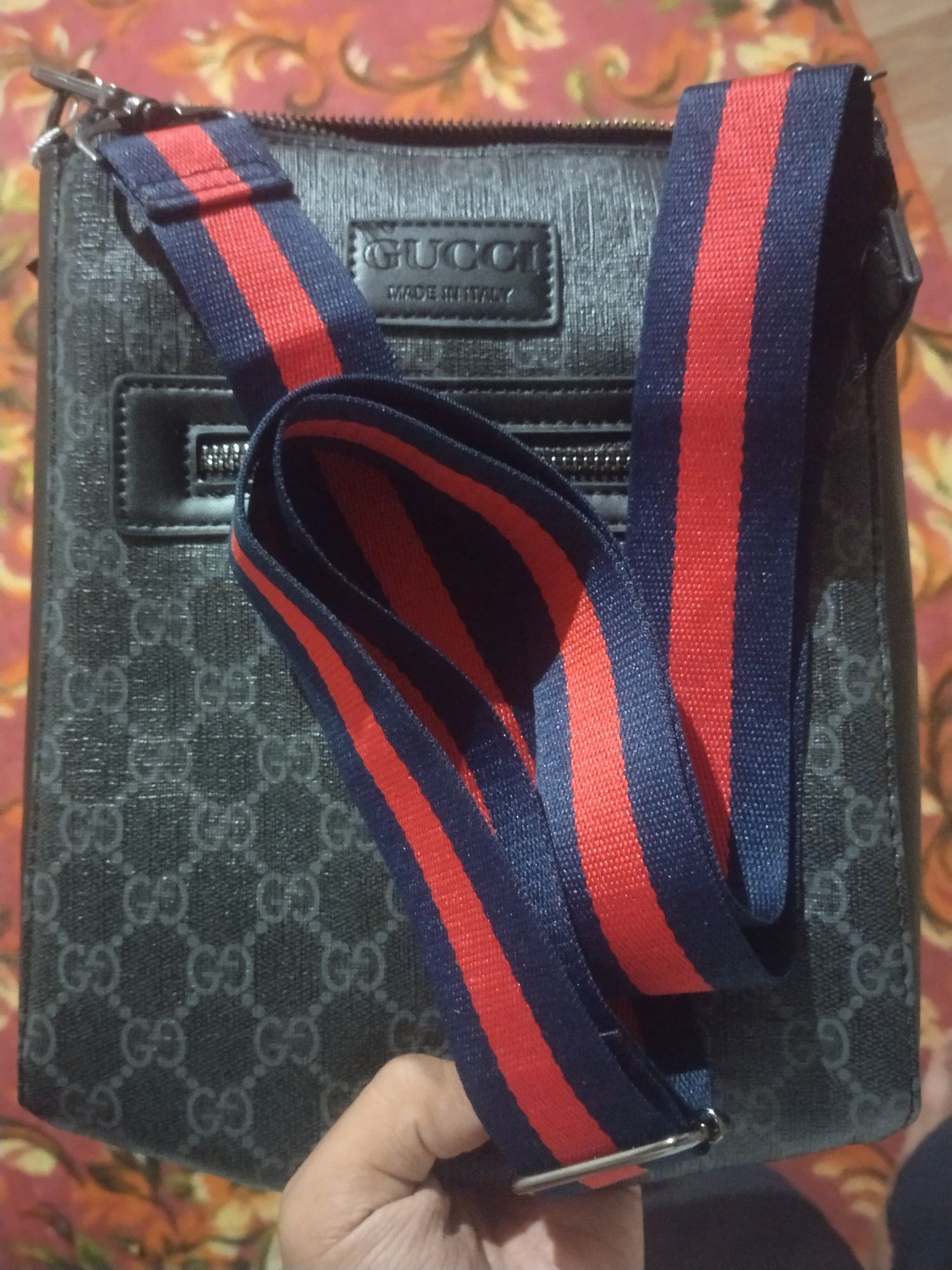 Сумка Gucci через плечо
