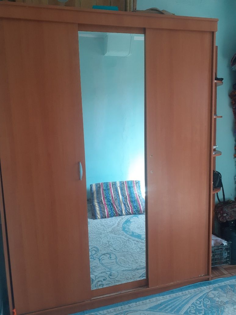 Срочно продам шкаф купе. спальни