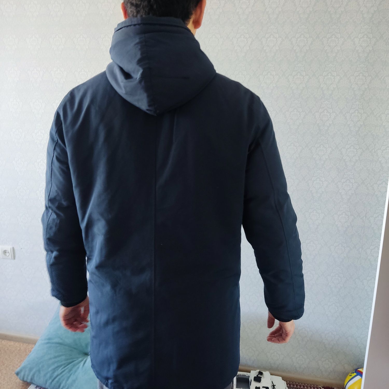 Мужская весеняя куртка с капюшоном размер 48-50 М/L