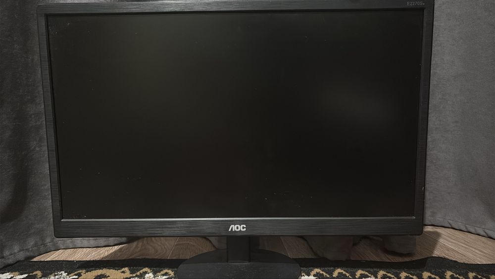 Продаю монитор AOC E2270SWHN черный