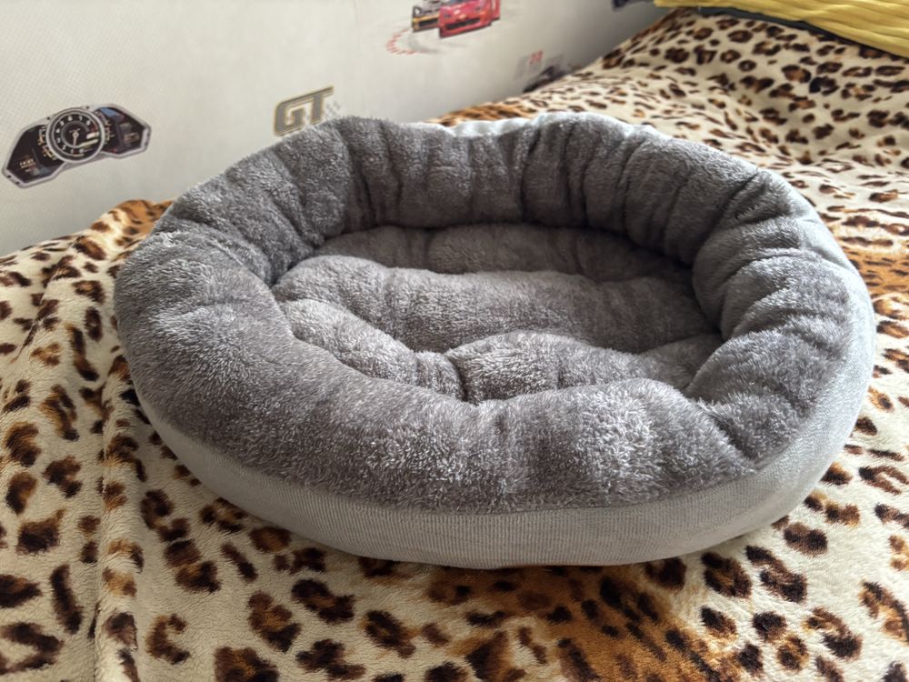 Продам лежанку для котиков