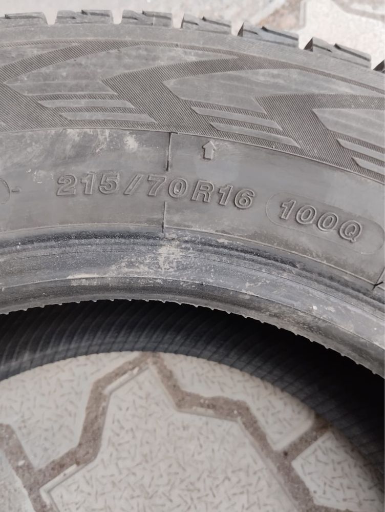 Зимние шины 215/70R16