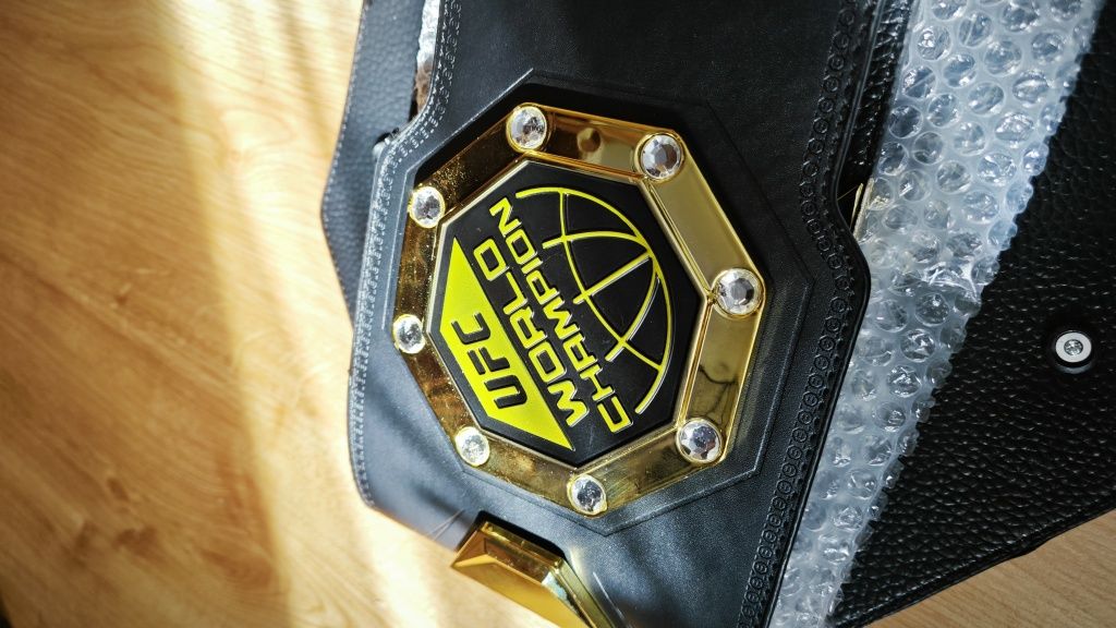 Продам пояс ufc с образцами контракта