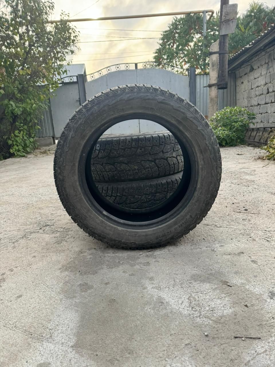 Продам бу шины R 18  3шт состояние как на фото