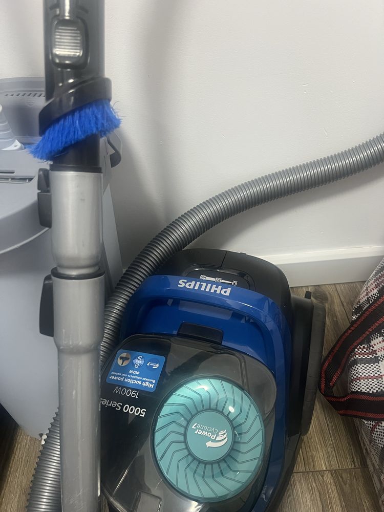 Пылесос Philips в идеальном состоянии, недавно покупала