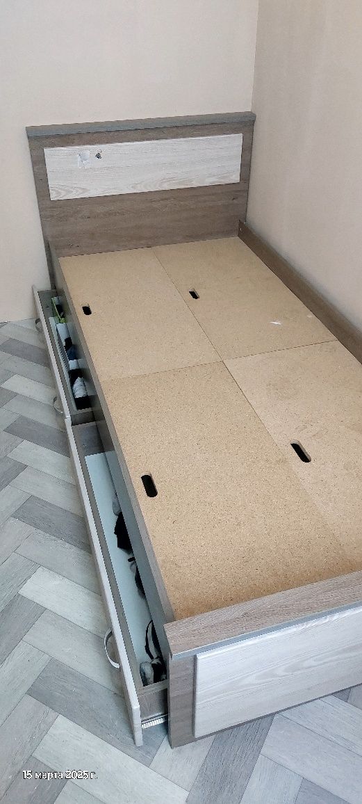 Продам кровать односпальную