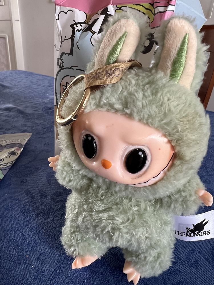 Продам детскую игрушку Лабубу