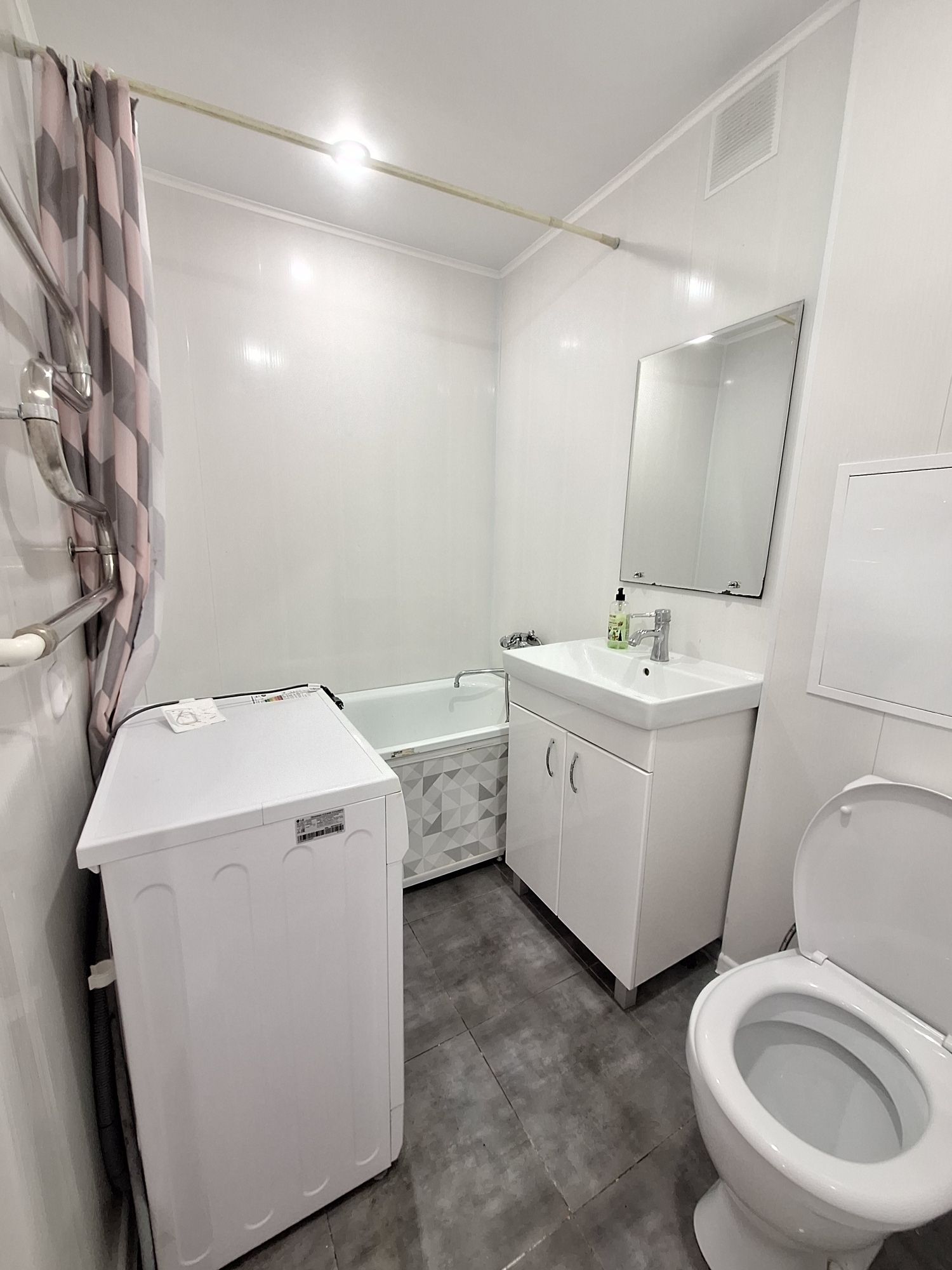 Продам 3 комнатную квартиру студию
