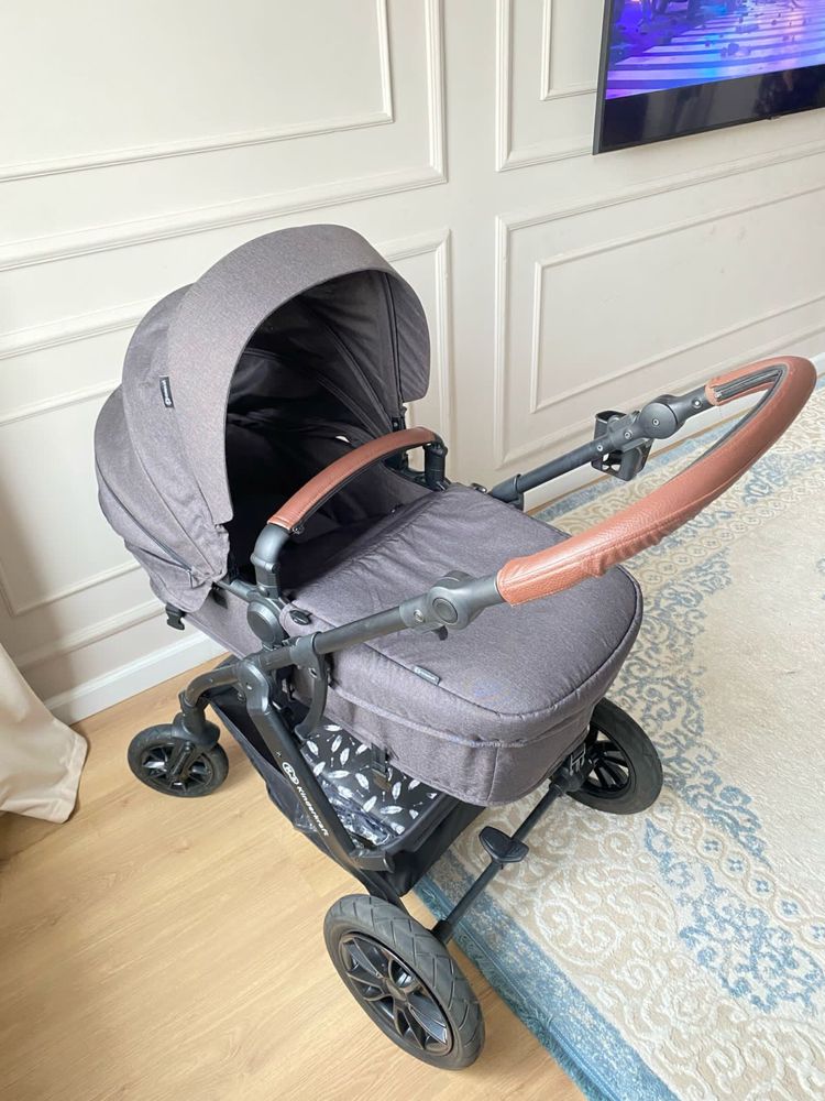 Продаю детскую коляску Kinderkraft MOOV 2 в 1
