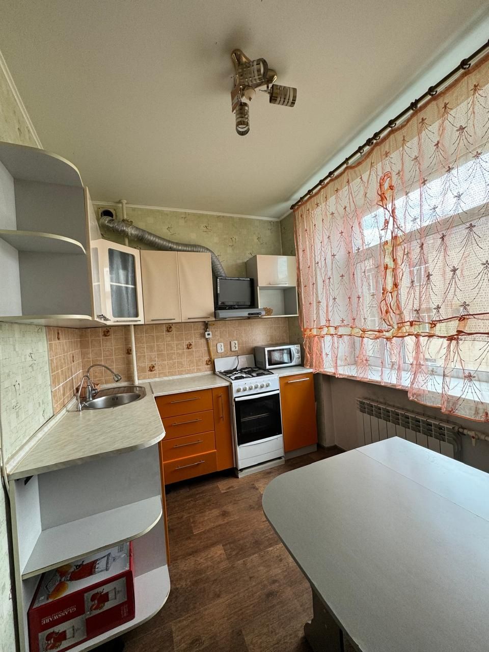 Сдам 2х комн квартиру в центре
