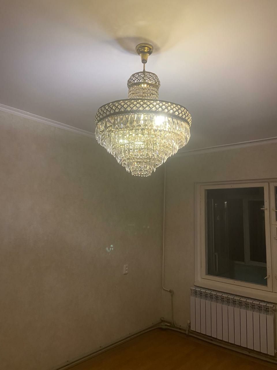 Люстра сатылады ,жақсы ,таза.пайдаланып тұрған
