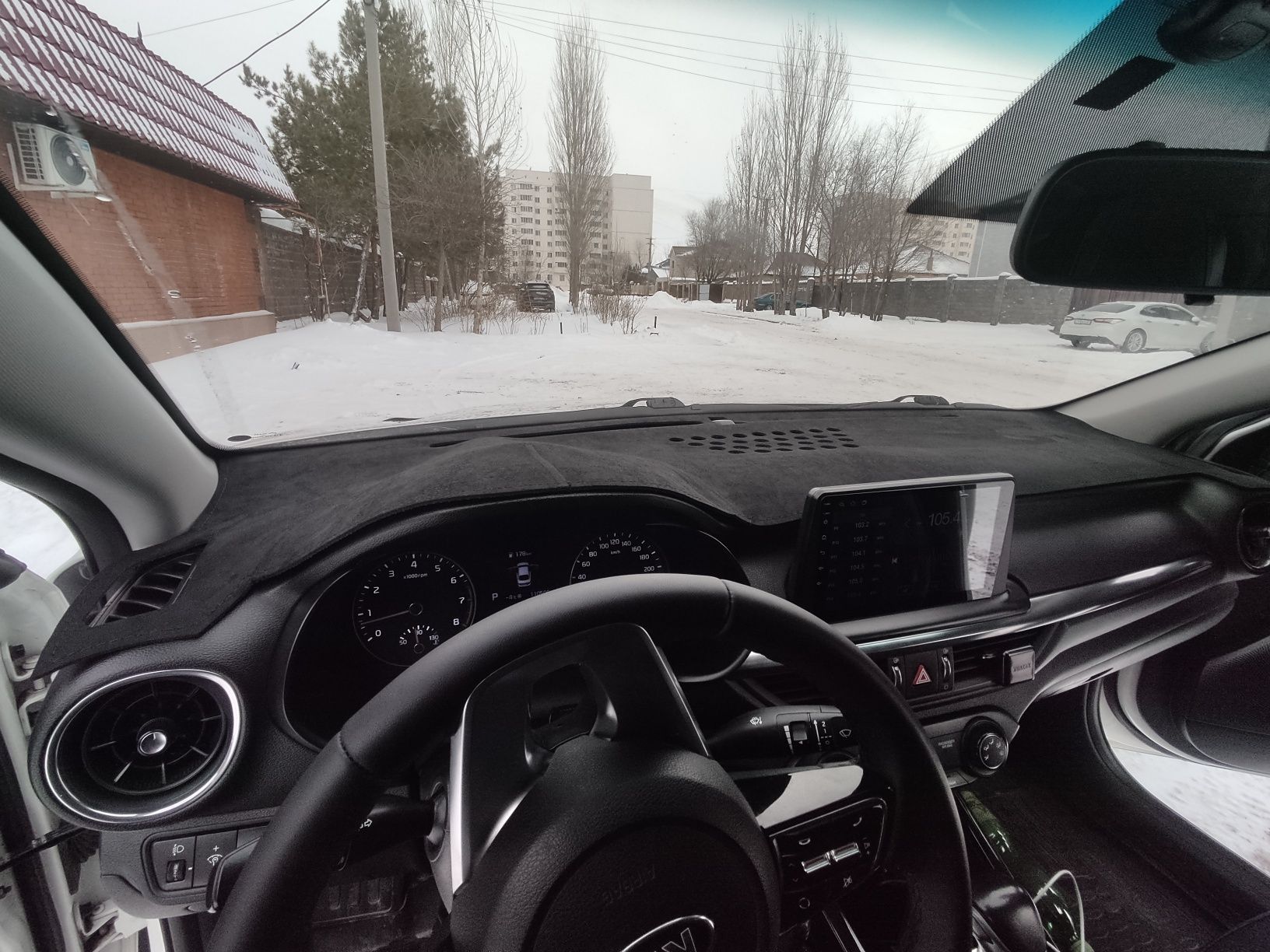 Накидка на панель авто из премиум алькантары