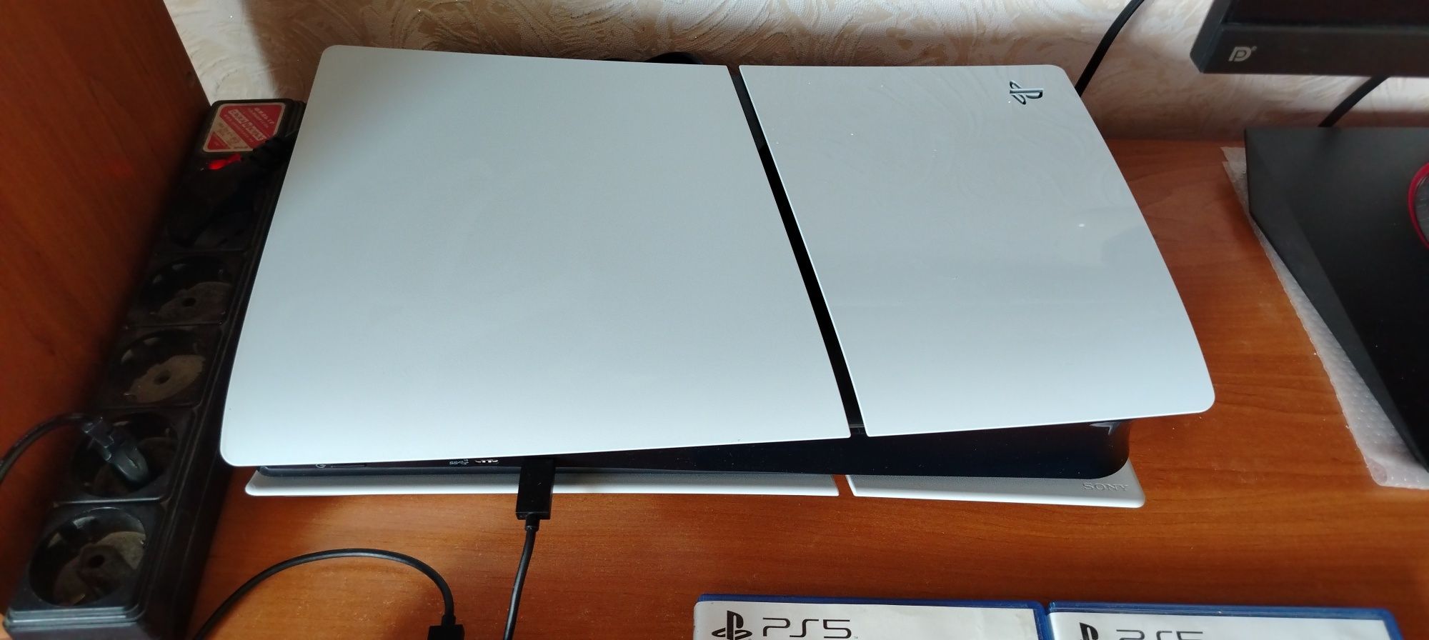 PS5 Slim + EAFC 25 + UFC 5 + GTA5 ps4 версия + зарядная станция