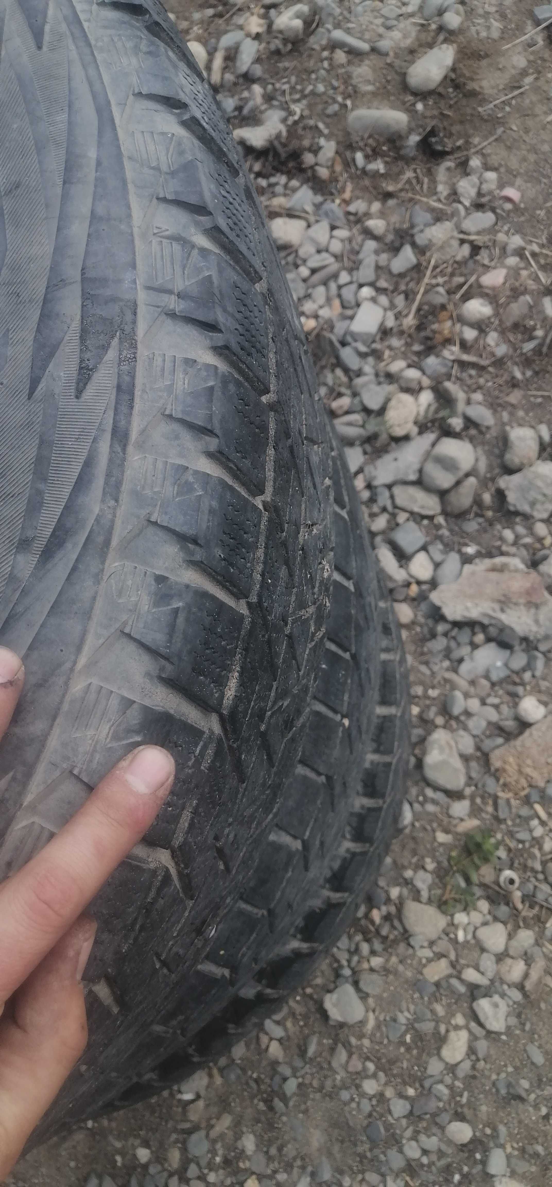 Продам зимнию резину дёшево