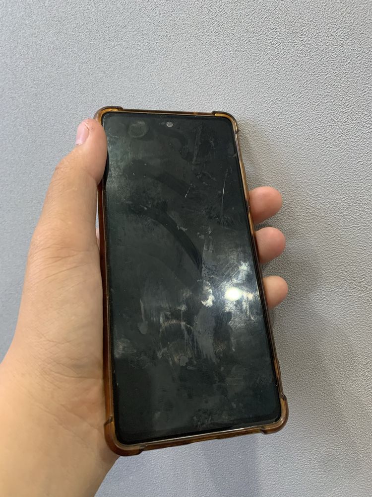 Samsung S20 FE продам