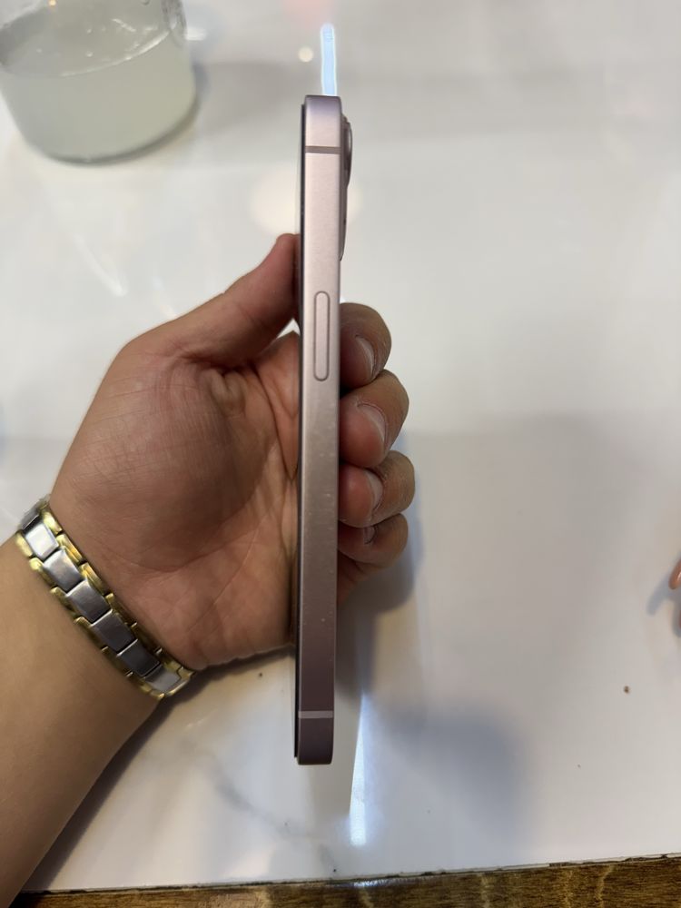 Iphone 13 розовый