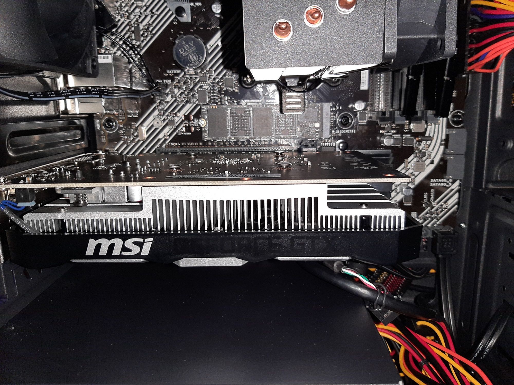 Продам видеокарту GTX 1650 4GB