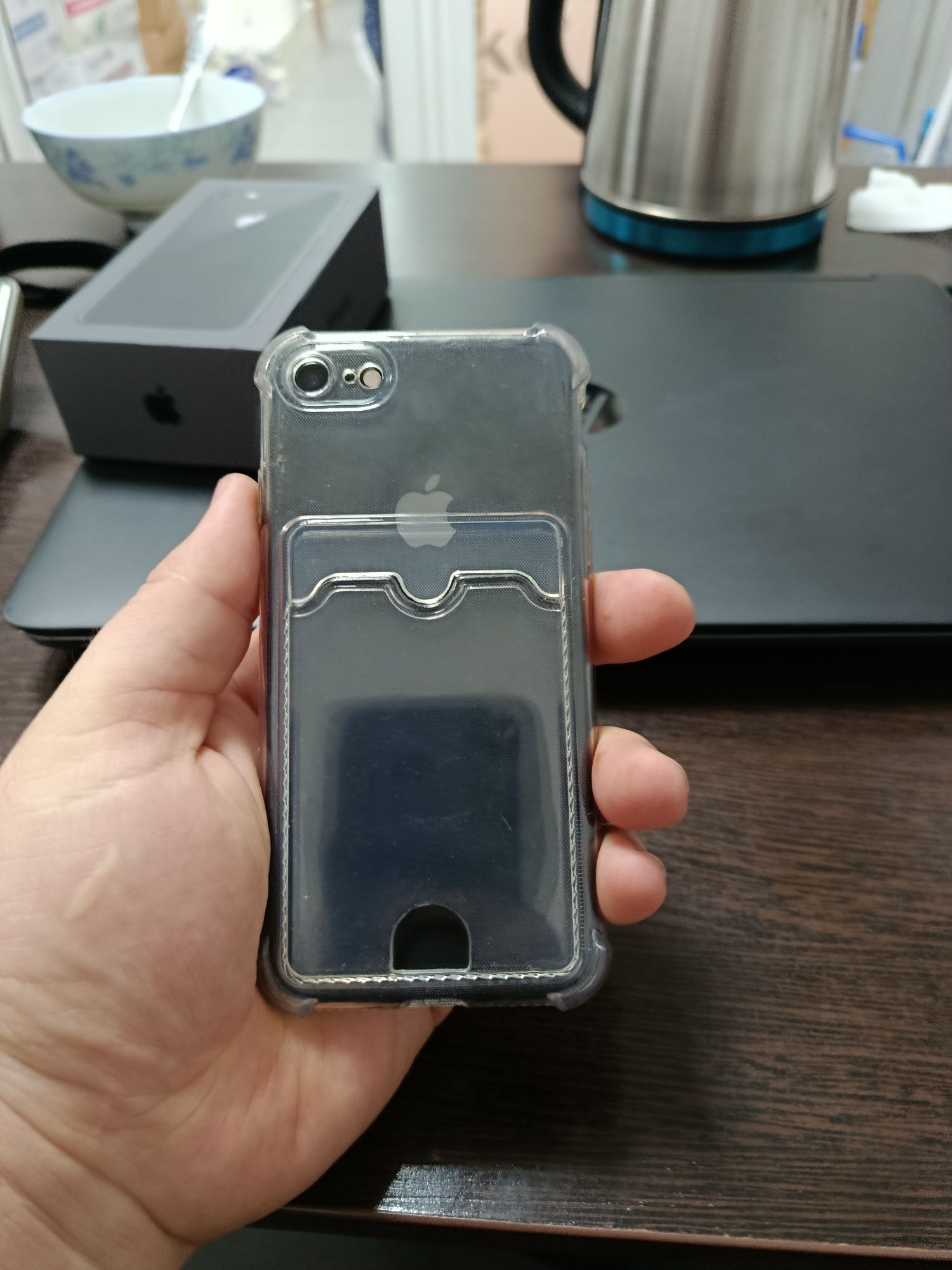 Продам оригинал Iphone 8 64gb