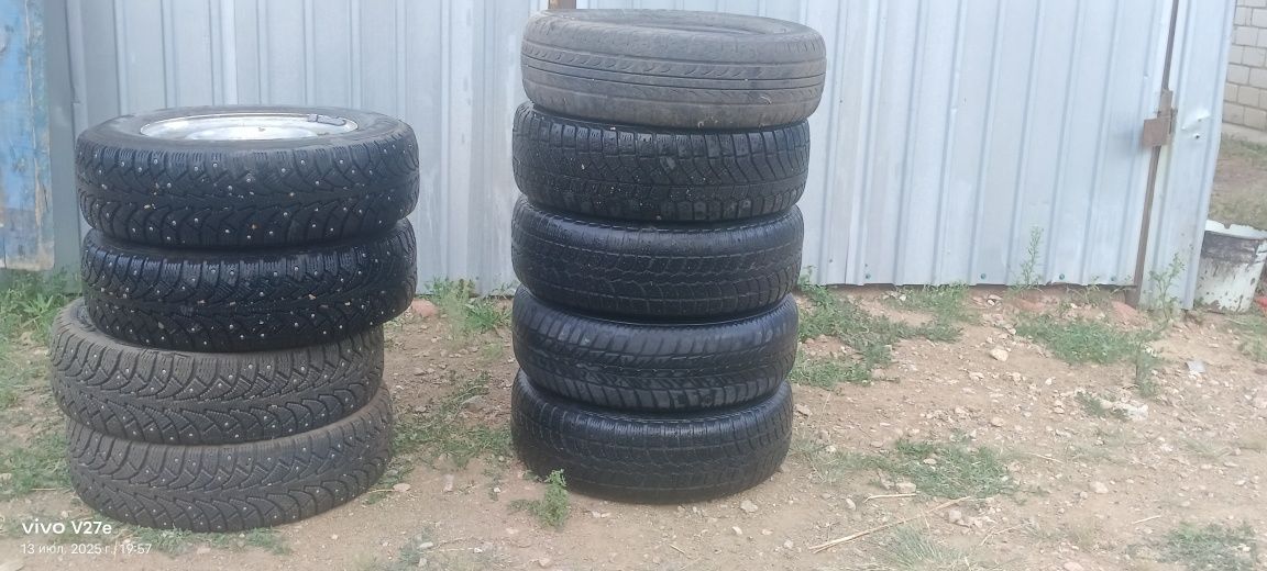 Продам покрышки на 13