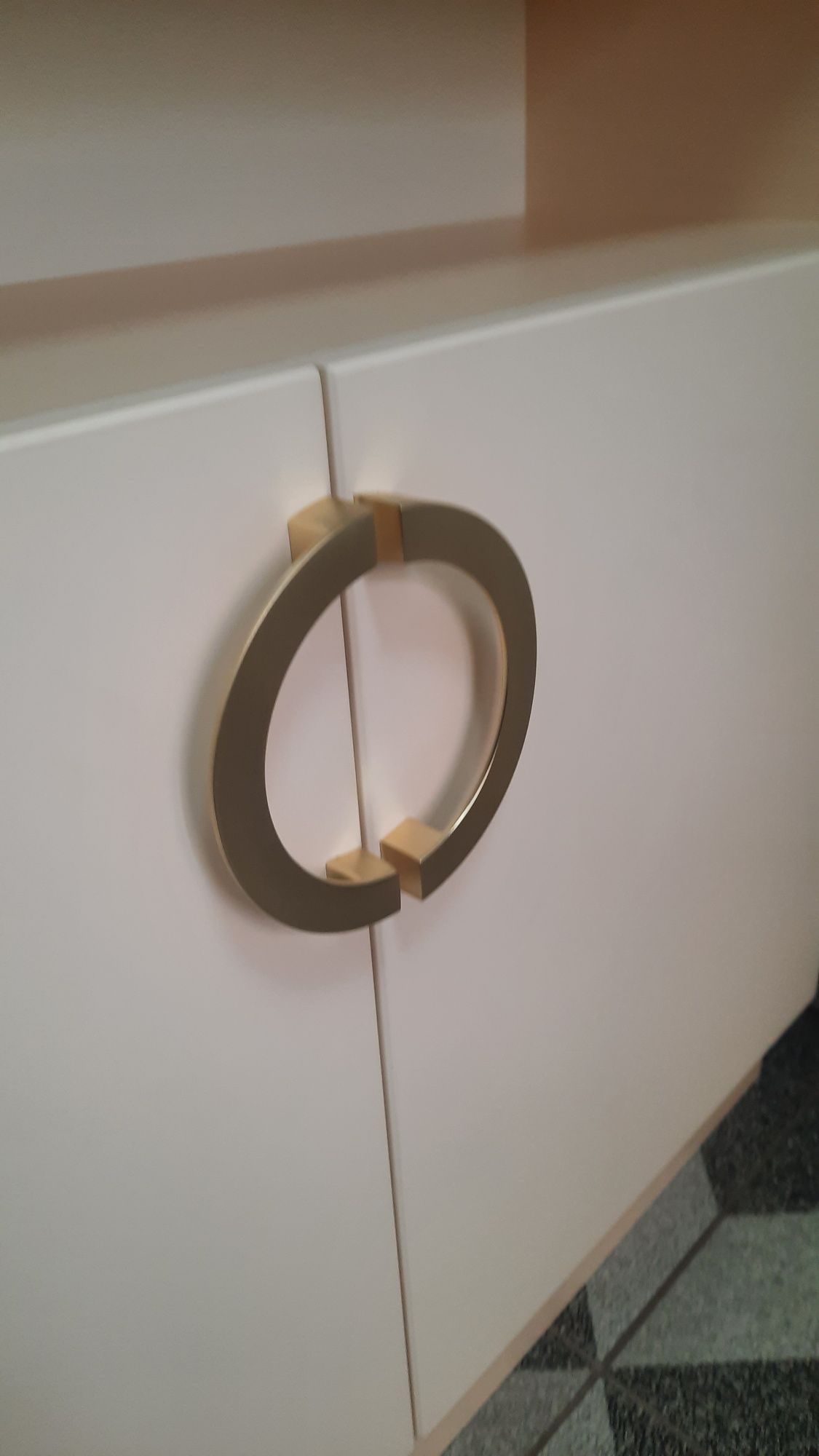 Продам тумбу в прихожую