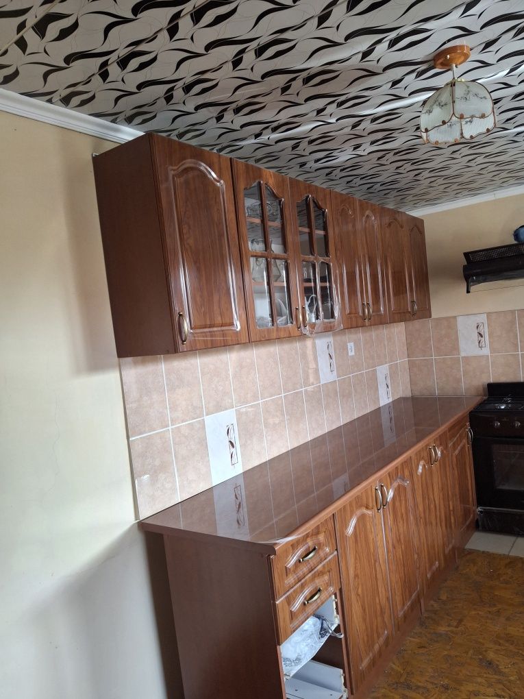 Продам кухонный шкаф