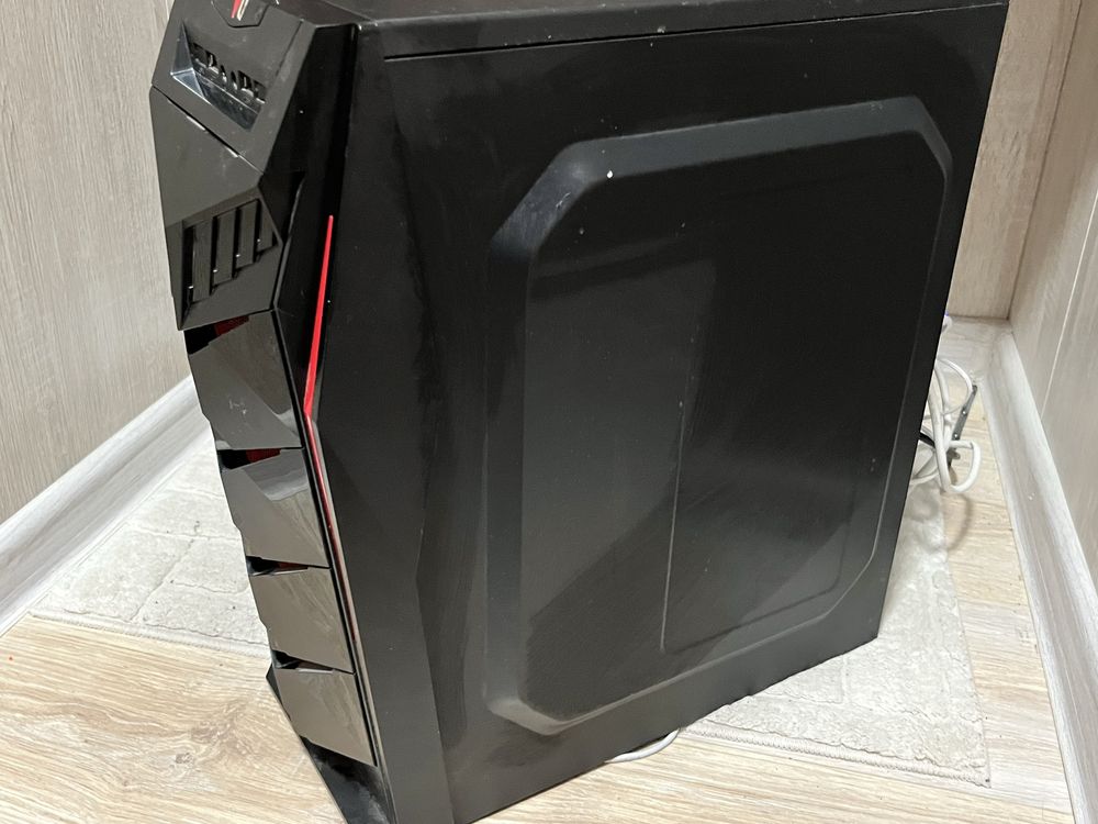 Продам игровой компьтер в хорошем состояние